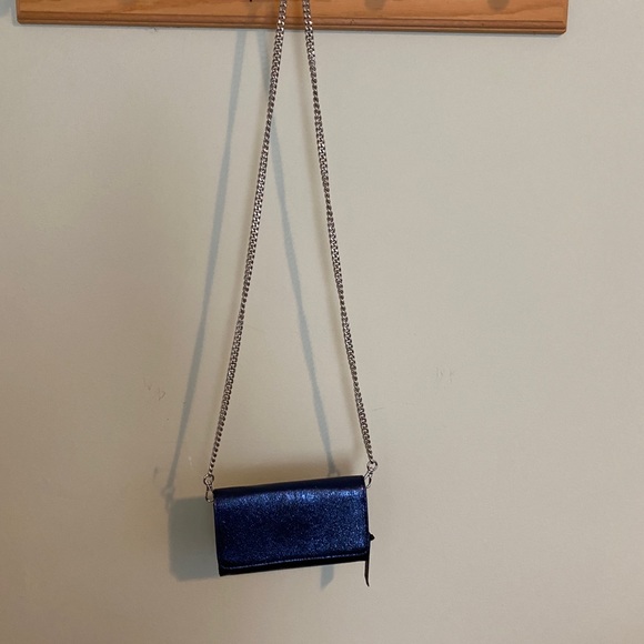 NWT Banana Republic crossbody phone wallet —$35 - Picture 9 of 11